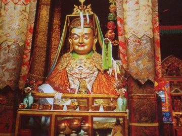 Guru Rinpoche 30